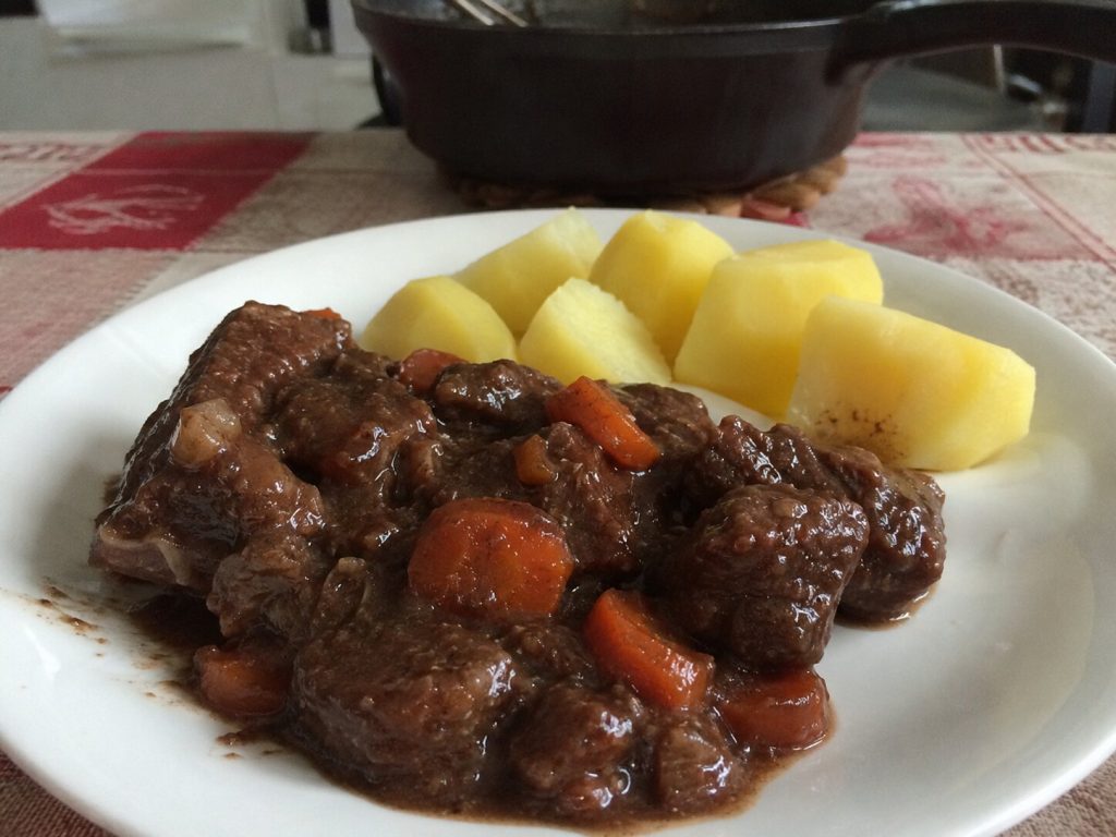 recette d'un boeuf bourguignon comme pourrait le réaliser votre grand-mère